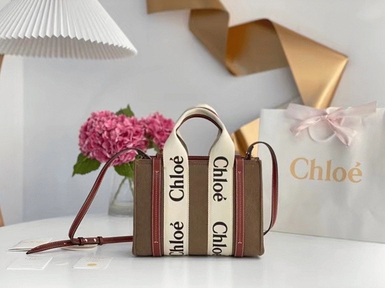 top quality fake previous previous Ch10e small woody tote bag in brown felt