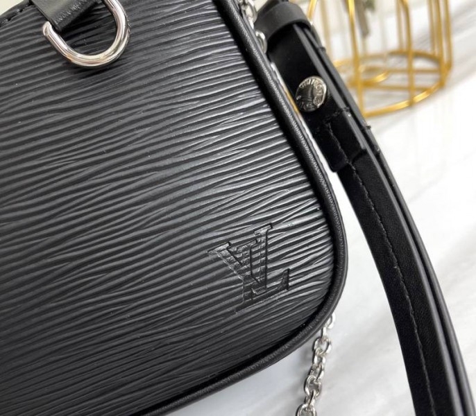 L0vis Vvtt0n Epi Leather Easy Pouch On Strap In Black