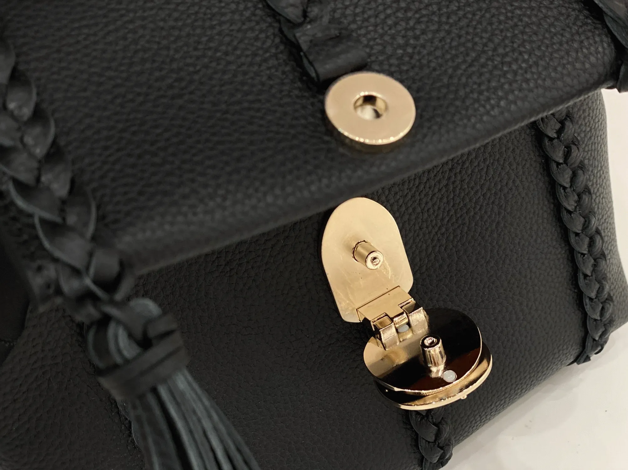 top quality replica Ch10e penelope small shoulder bag in black grained calfskin