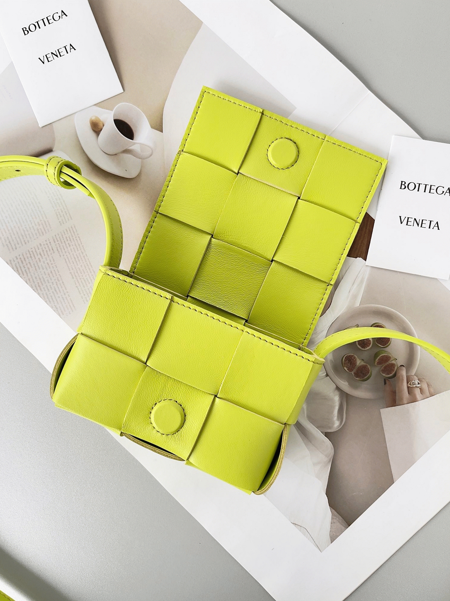 Top Quality Replica B0tt*ga Ven*ta Candy Cassette Bag In Acid Kiwi