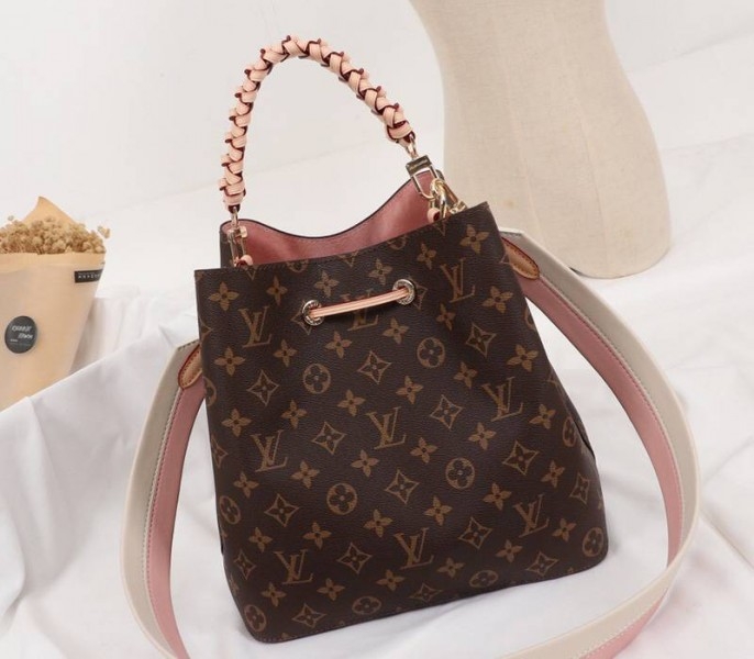 L0vis Vvtt0n Monogram Canvas NeoNoe MM Bag