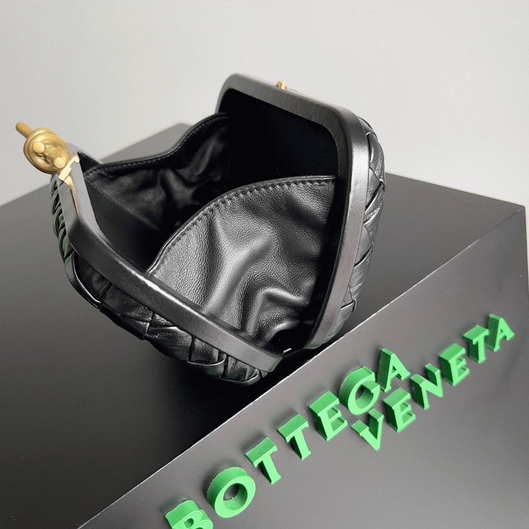 Replica B0tt*ga Ven*ta Knot Minaudiere Clutch Black Foulard
