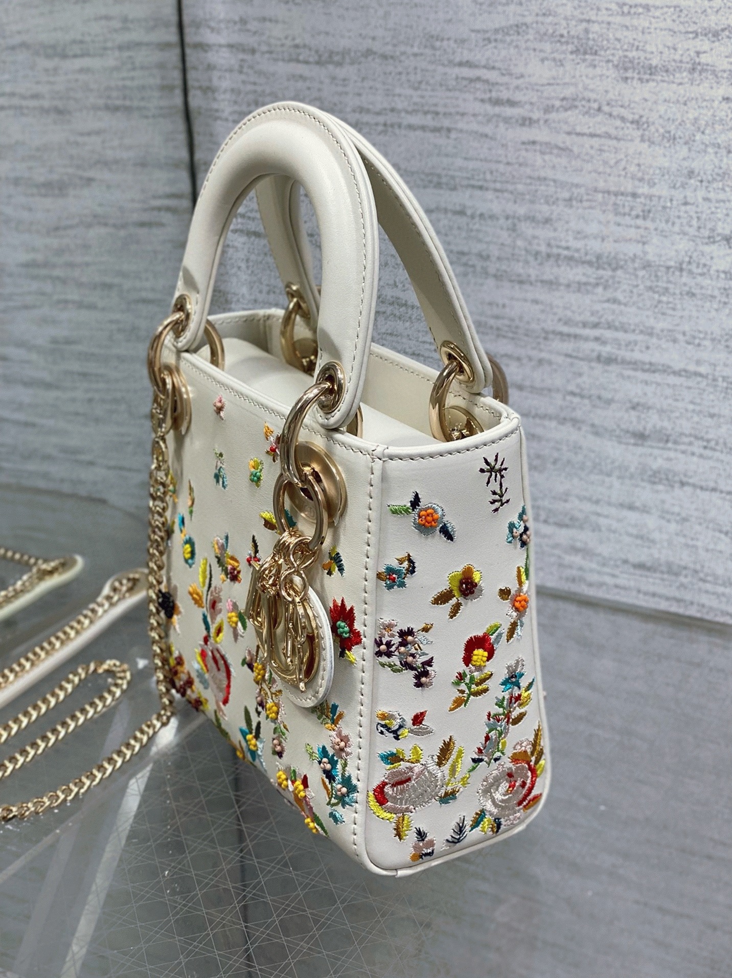 D10r Lady D10r Mini Bag Knockoff in White Calfskin with Multicolor Small Flowers