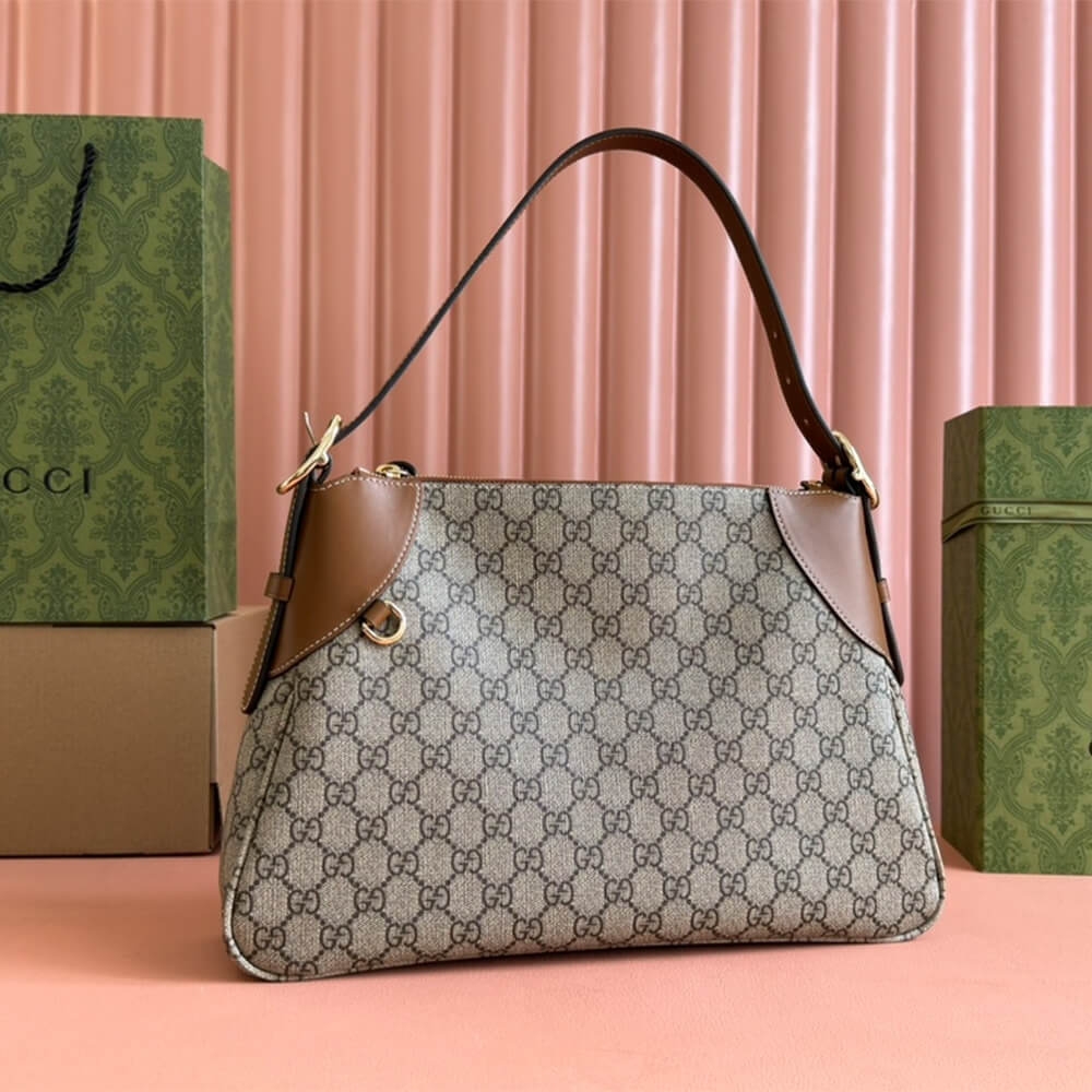 GG Emblem medium shoulder bag