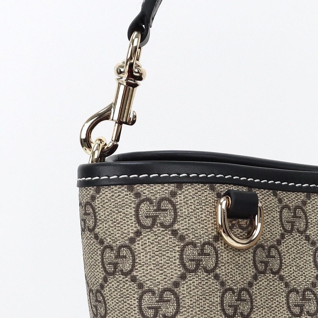GG Emblem small shoulder bag