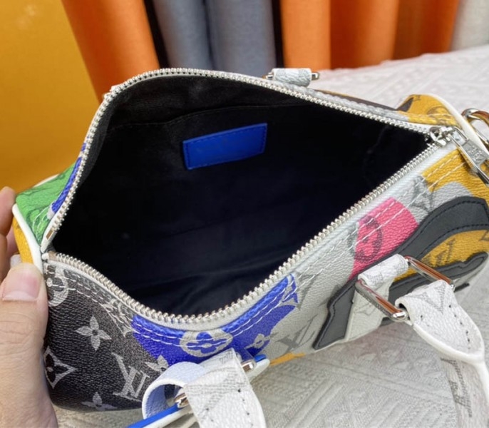 L0vis Vvtt0n J Hope X Keepall Bandouliere 25 Multicolor Travel Bag In Two Eyes Patches