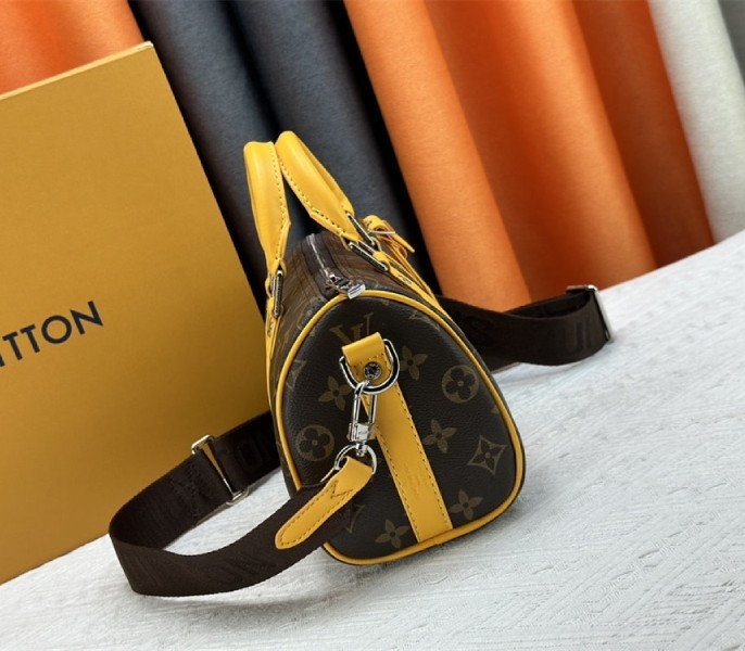 L0vis Vvtt0n Monogram Macassar Canvas Keepall Bandouliere 25 In Safran Yellow