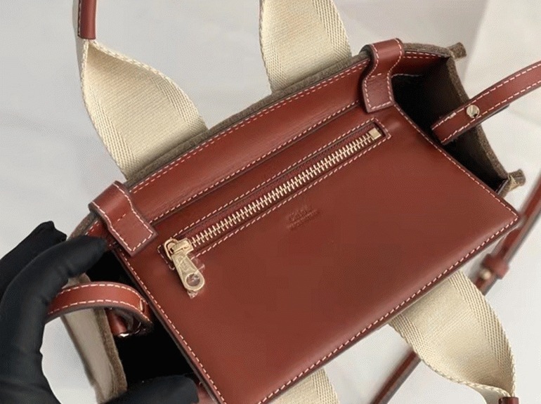 top quality fake previous previous Ch10e small woody tote bag in brown felt