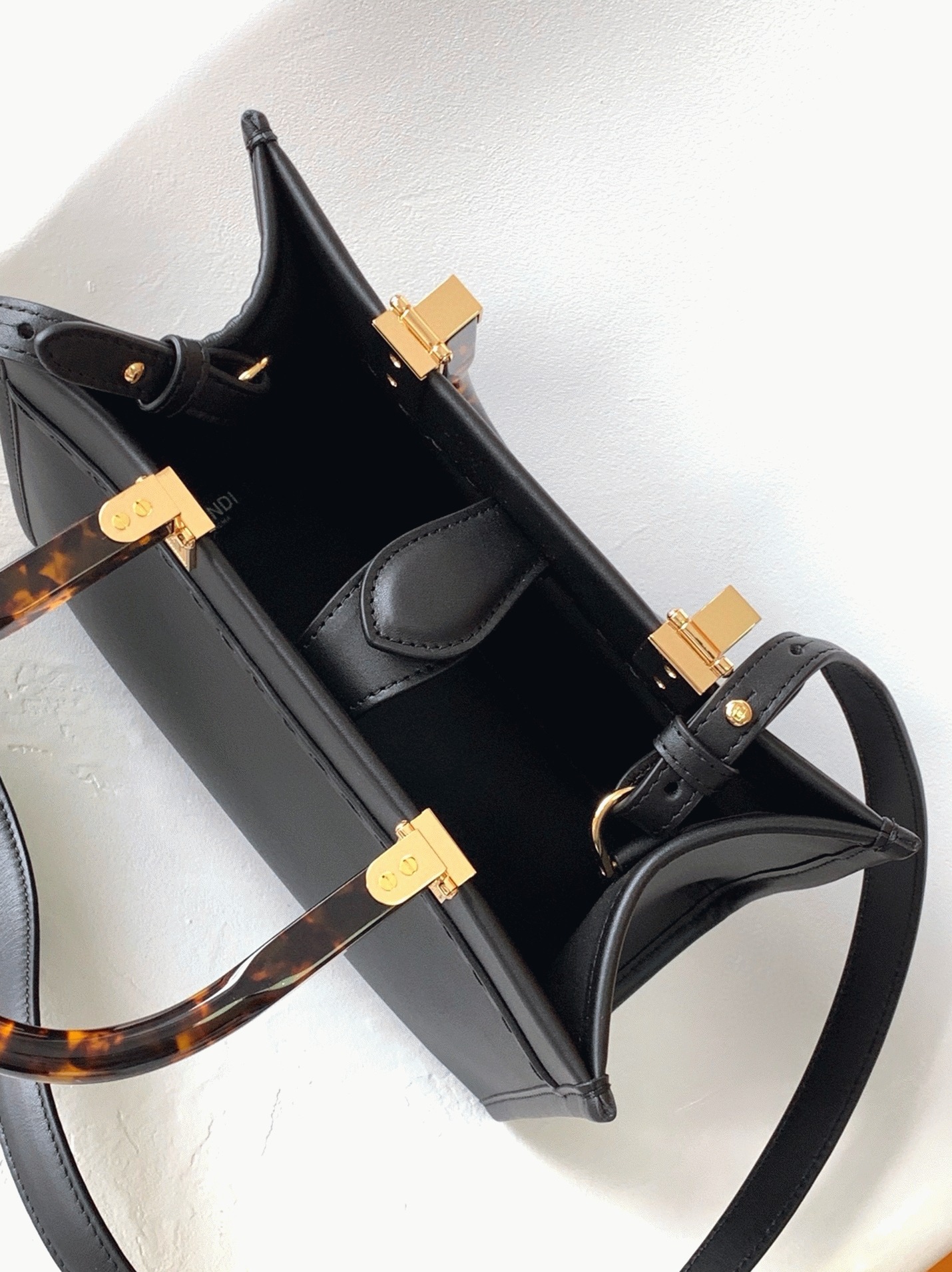 Top Quality Fake F**di Sunshine Medium Tote Bag In Black Calfskin