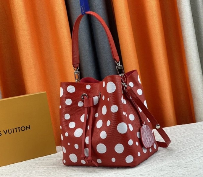 L0vis Vvtt0n X YK Epi Leather NeoNoe MM Red Bag In White Infinity Dots