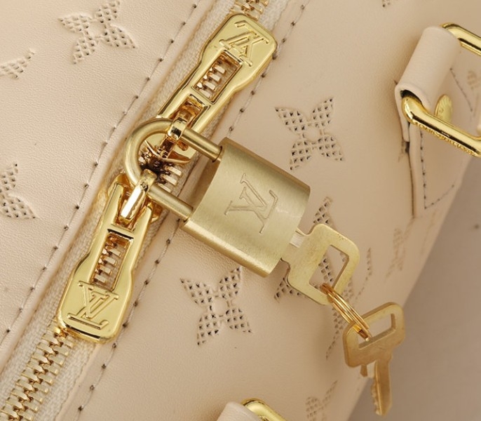 L0vis Vvtt0n Other Leathers Speedy Bandouliere 20 Handbag In Urban Yellow