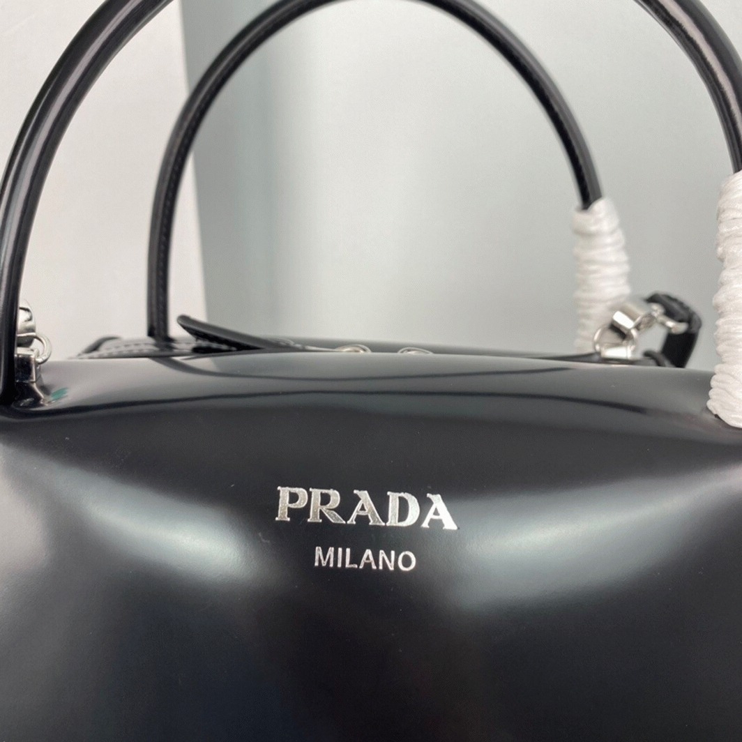 Pra*a S*pernova Medium Bag Knockoff in Black Brushed