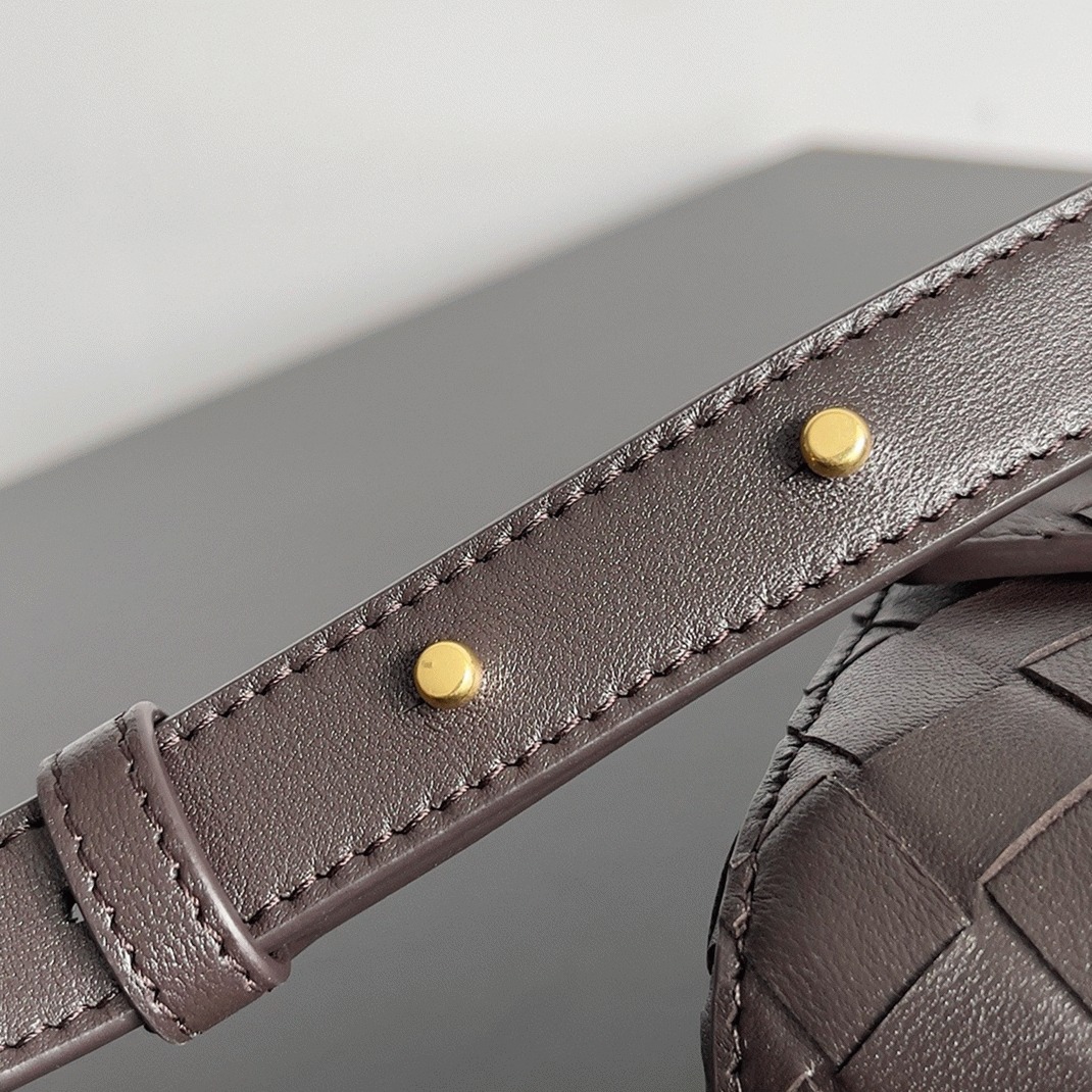 Fake B0tt*ga Ven*ta Mini Andiamo Cross-Body Bag Barolo