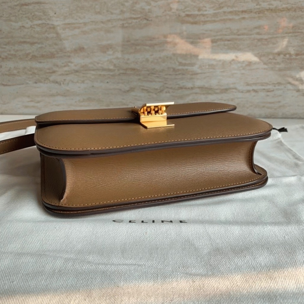 Top Quality Replica Ce1i*e Classic Box Medium Bag In Camel