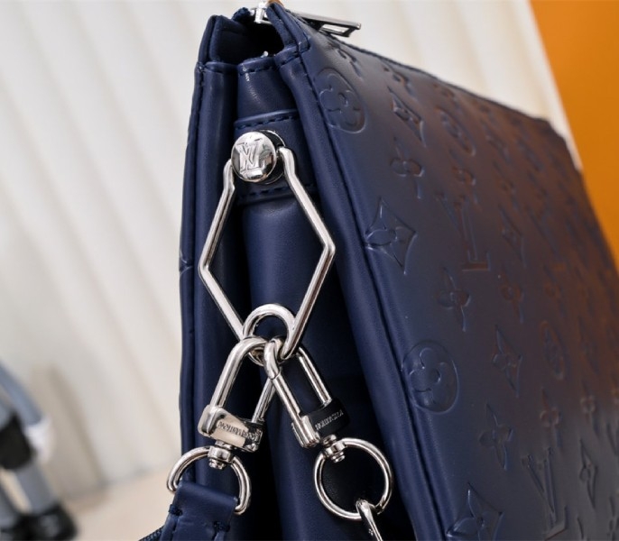 L0vis Vvtt0n Coussin PM Bag In Navy Blue With Jacquard Strap