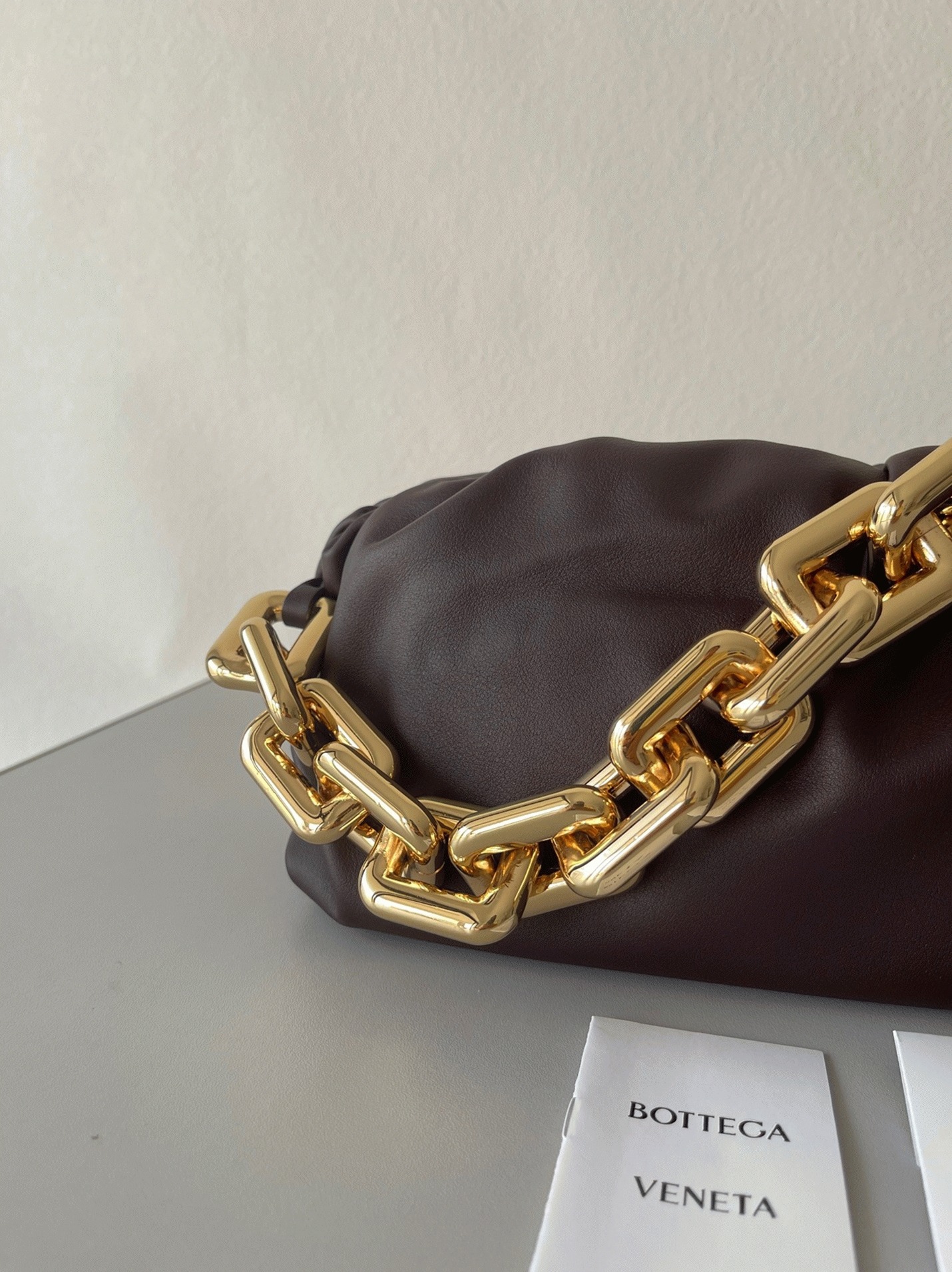 Fake B0tt*ga Ven*ta The Chain Pouch Bag Fondant