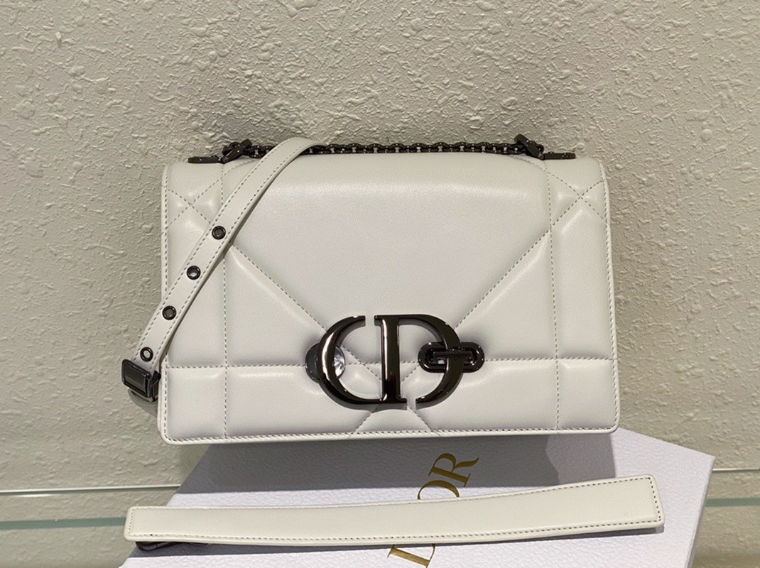 D10r 30 Montaigne Chain Bag with Handle Replica in White Lambskin