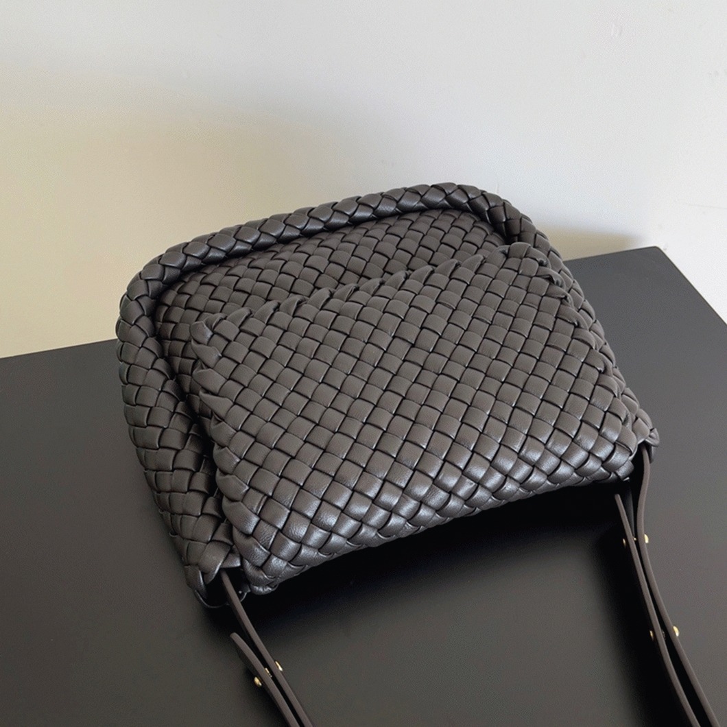 Fake B0tt*ga Ven*ta Cobble Small Bag Fondant