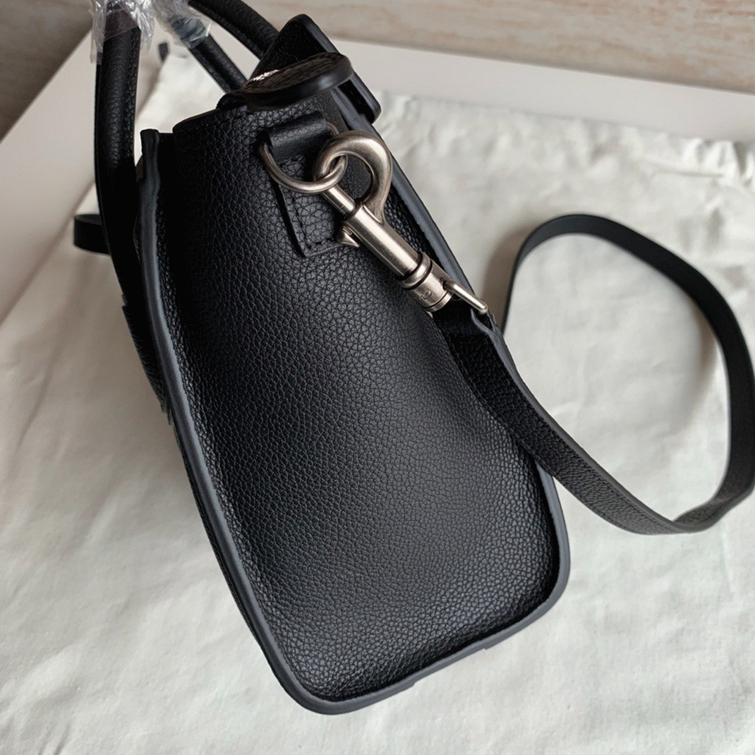 ce1i*e nano lU*gage tote bag replica in black