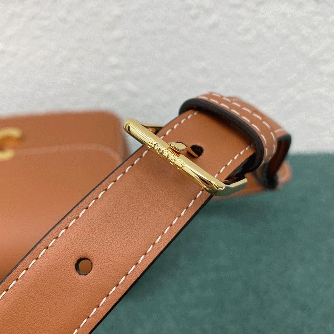 Top Quality Faux Ce1i*e Triomphe Medium Bag In Brown