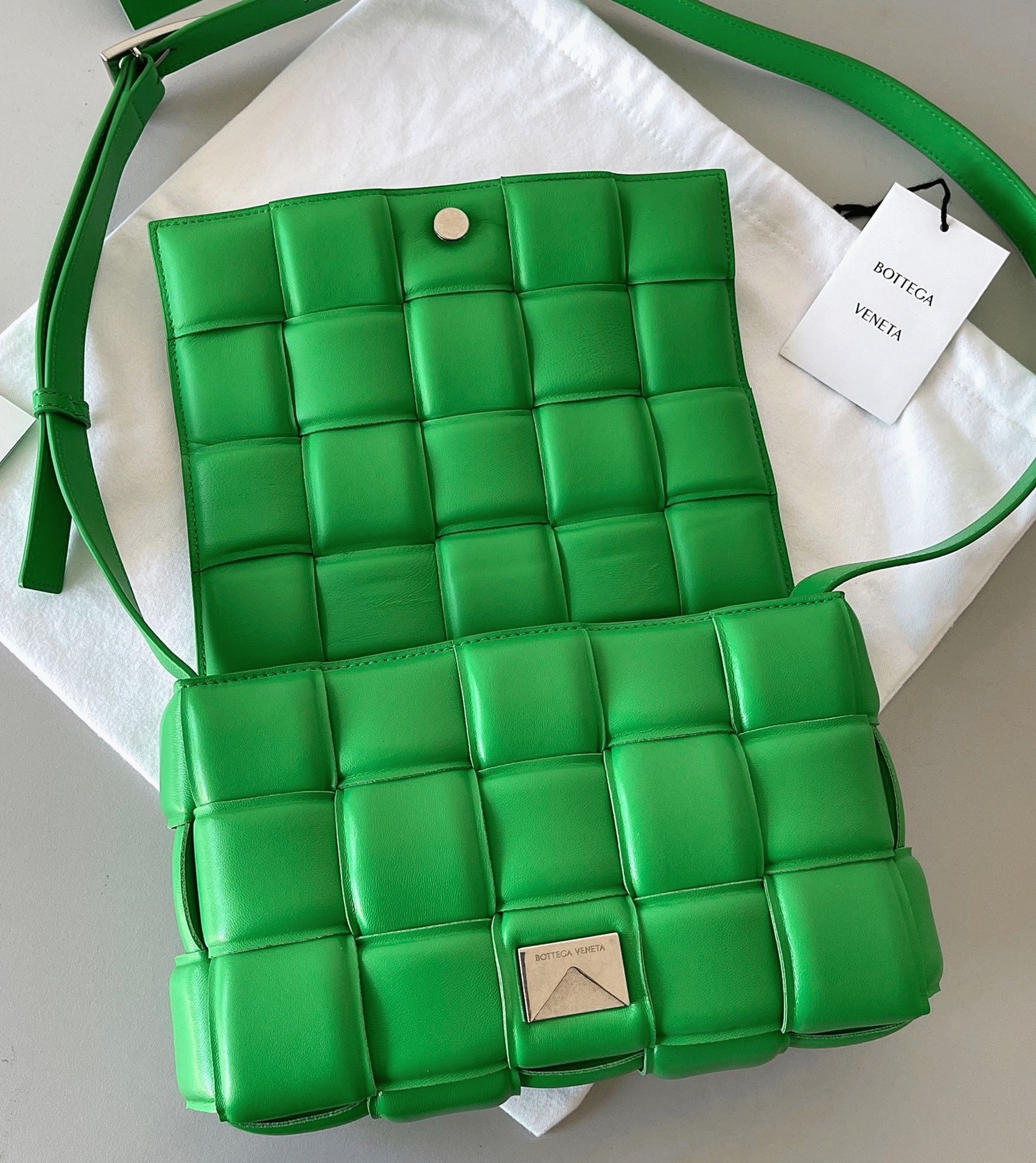 Top Quality Knockoff B0tt*ga Ven*ta Padded Cassette Bag In Parakeet