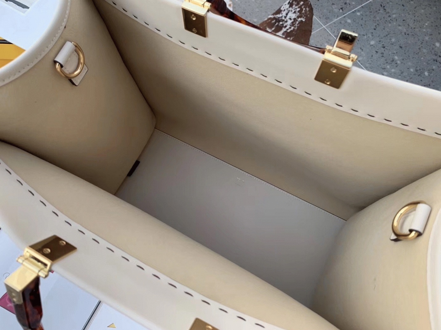 Top Quality Fake F**di Sunshine Large Tote Bag In White Calfskin
