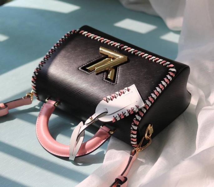 L0vis Vvtt0n Epi Leather Twist MM Bag In Black With Braided Edges Flap