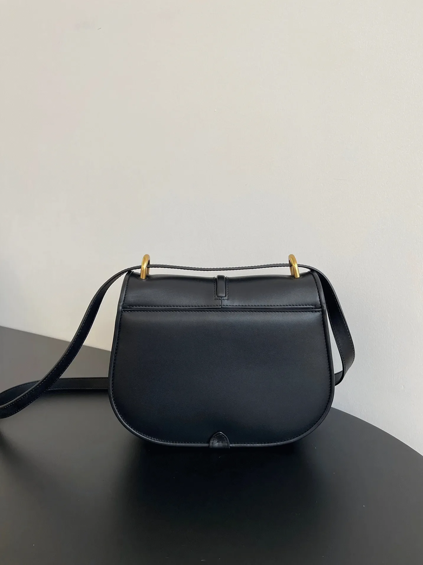 Top Quality Replica F**di C’mon Medium Bag in Black