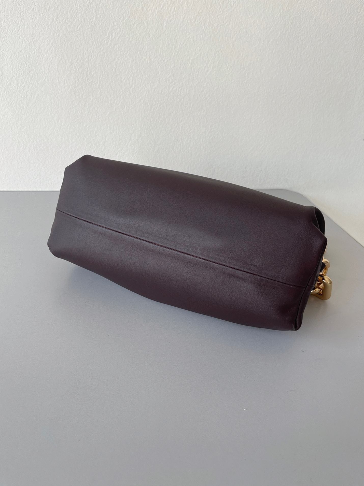 Fake B0tt*ga Ven*ta The Chain Pouch Bag Fondant