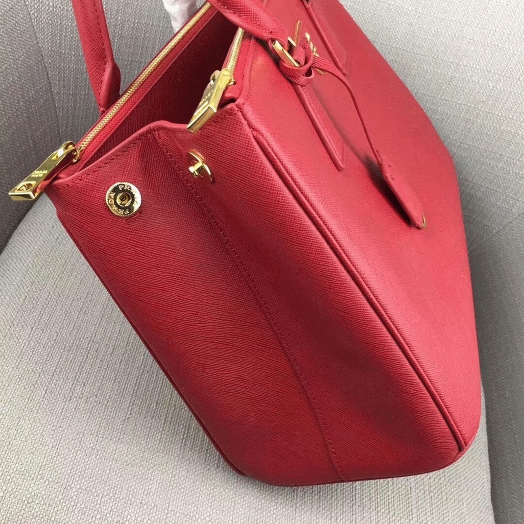 Red Pra*a Galleria Large Bag Best Replica
