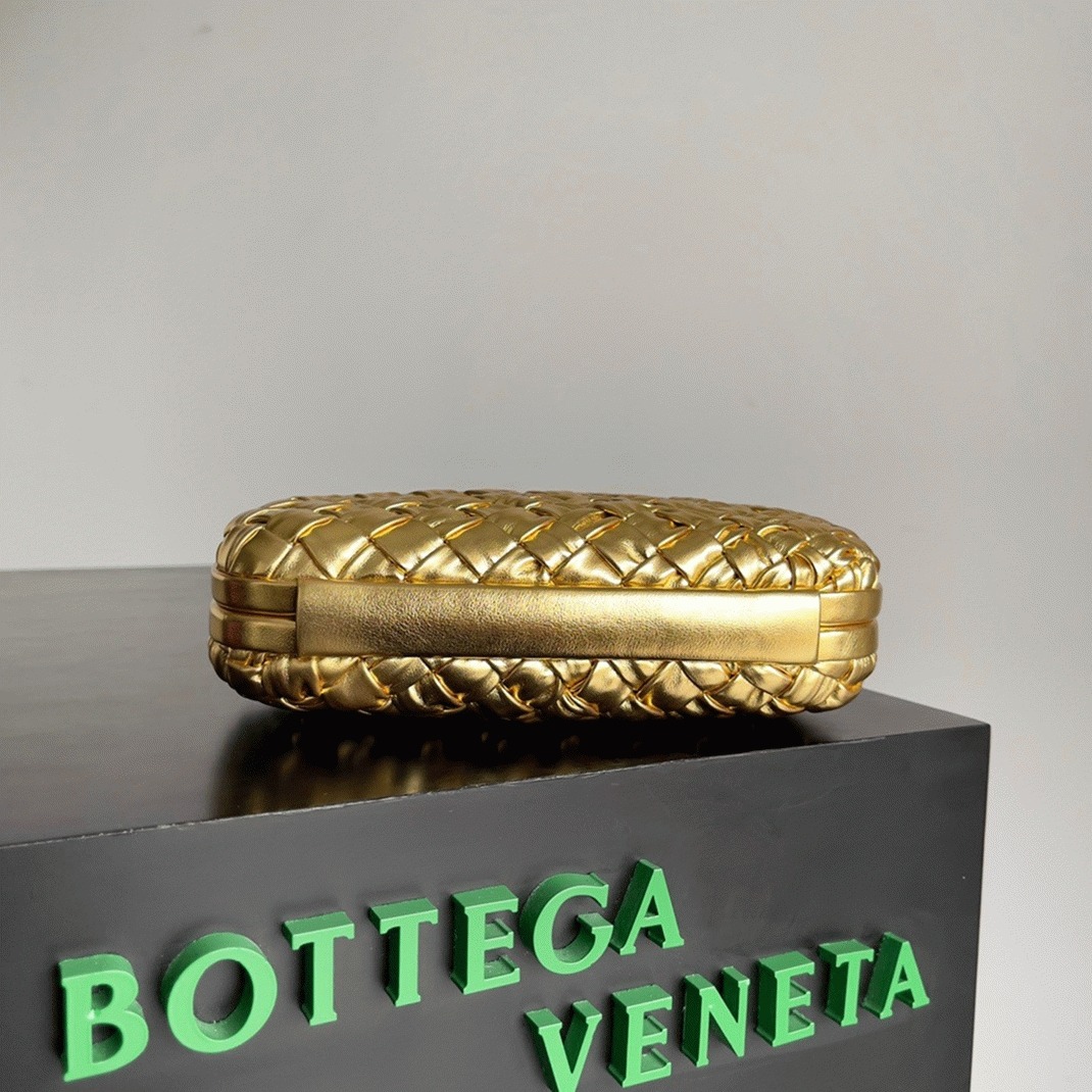 Fake B0tt*ga Ven*ta Knot Minaudiere Clutch Gold Intreccio