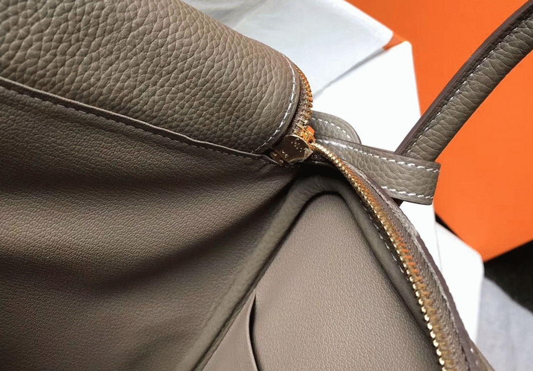 Replica H**me5 Lindy 30cm bag in taupe color