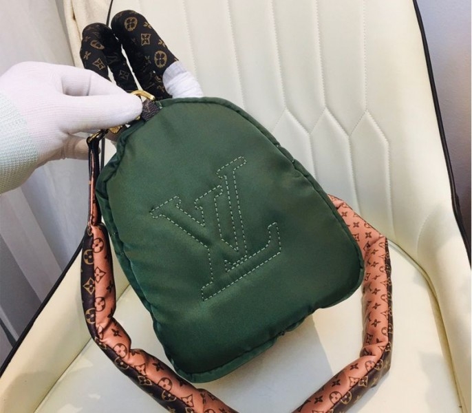 L0vis Vvtt0n Econyl Regenerated Nylon Speedy Bandouliere 30 Handbag In Khaki Green