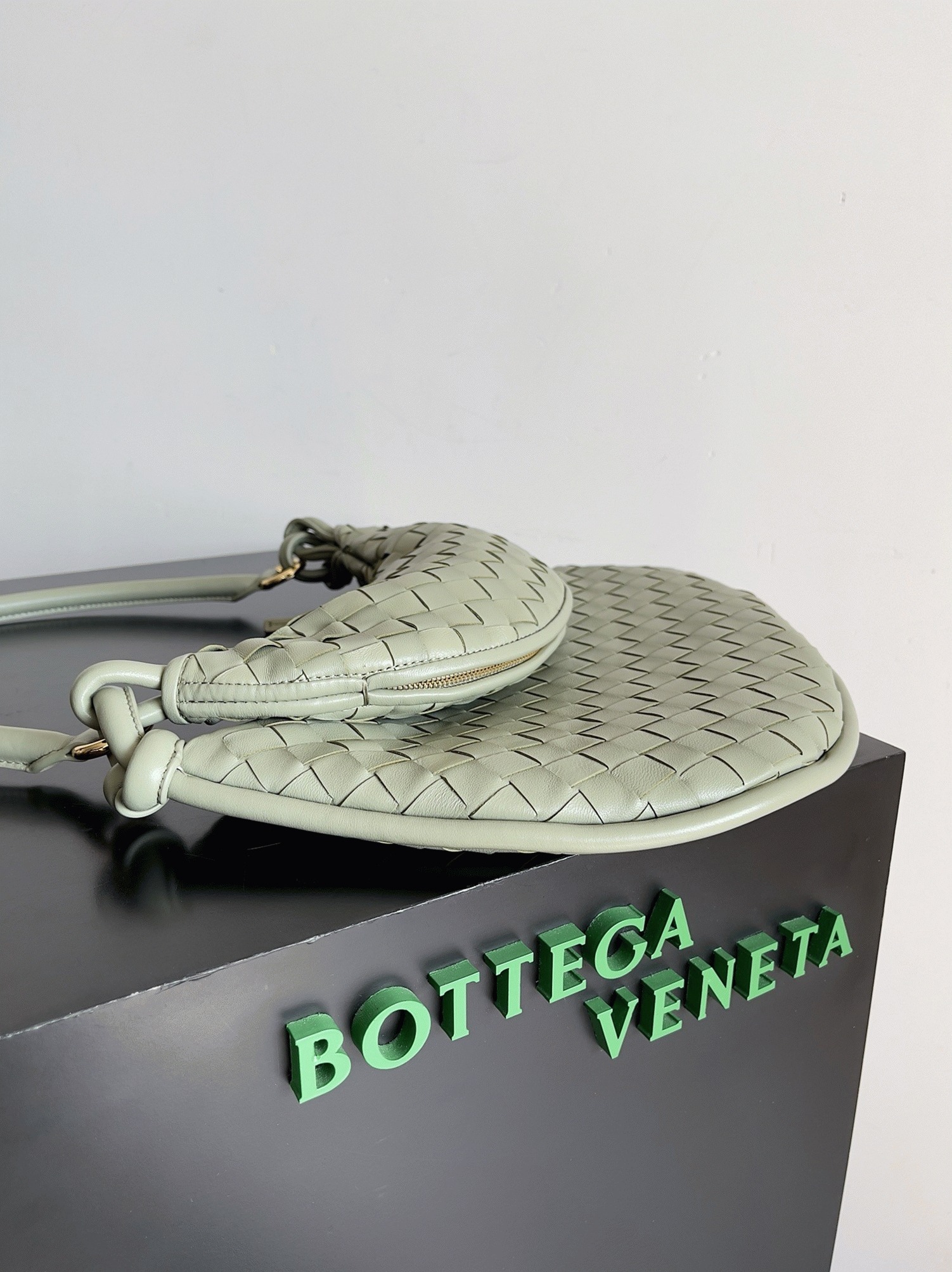 Fake B0tt*ga Ven*ta Gemelli Medium Bag Travertine
