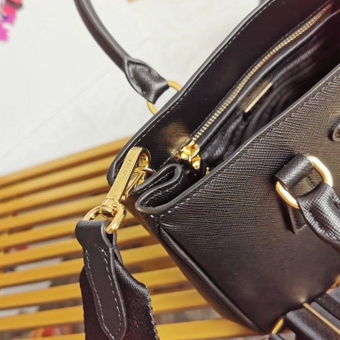 Black Pra*a Galleria Mini Bag Best Replica