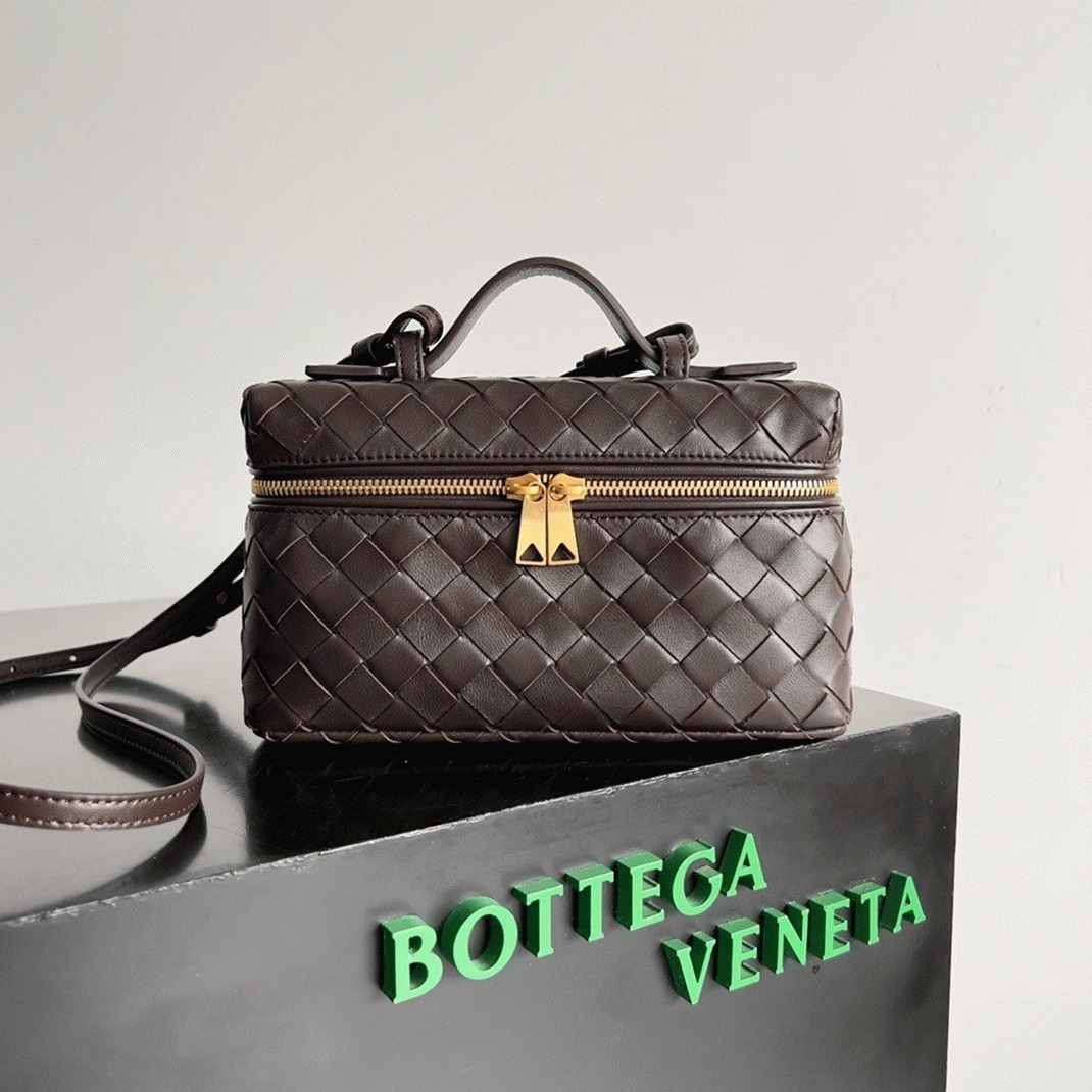 Replica B0tt*ga Ven*ta Bang Bang Vanity Case Fondant