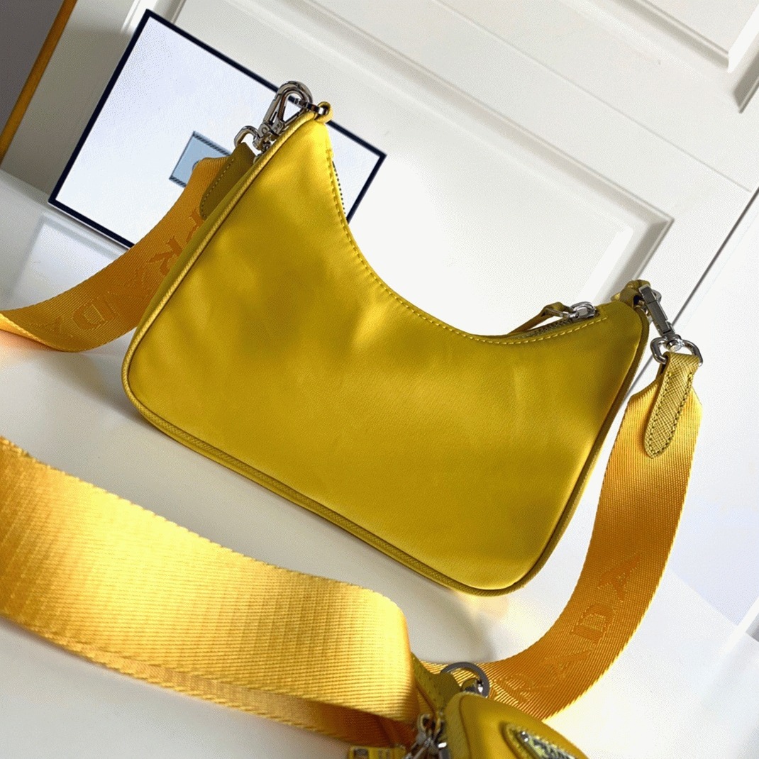 Pra*a Re-Edition Shoulder Bag Fake in Yellow