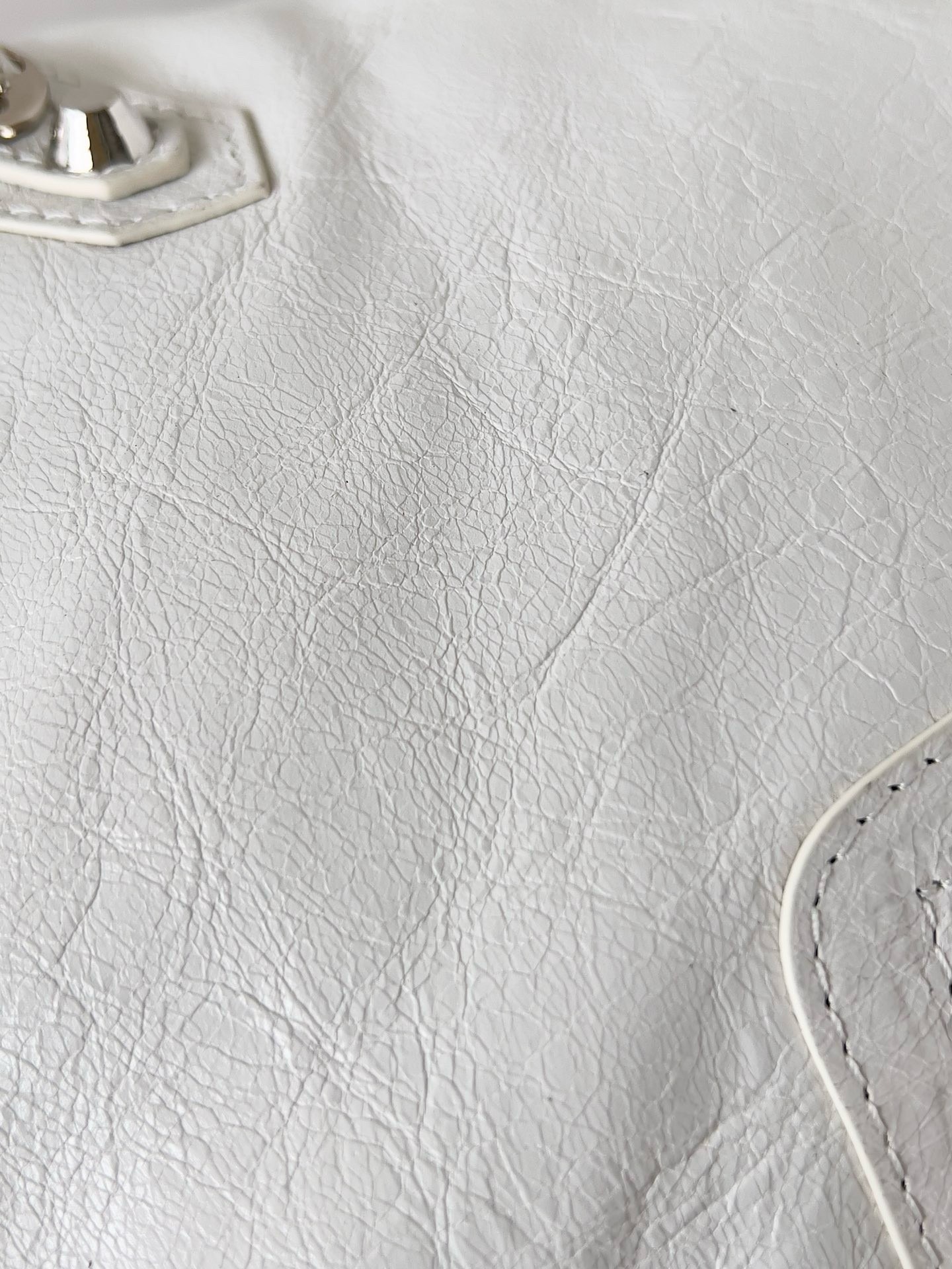 Knockoff Ba1en*iaga Le City Medium Bag White Arena Lambskin