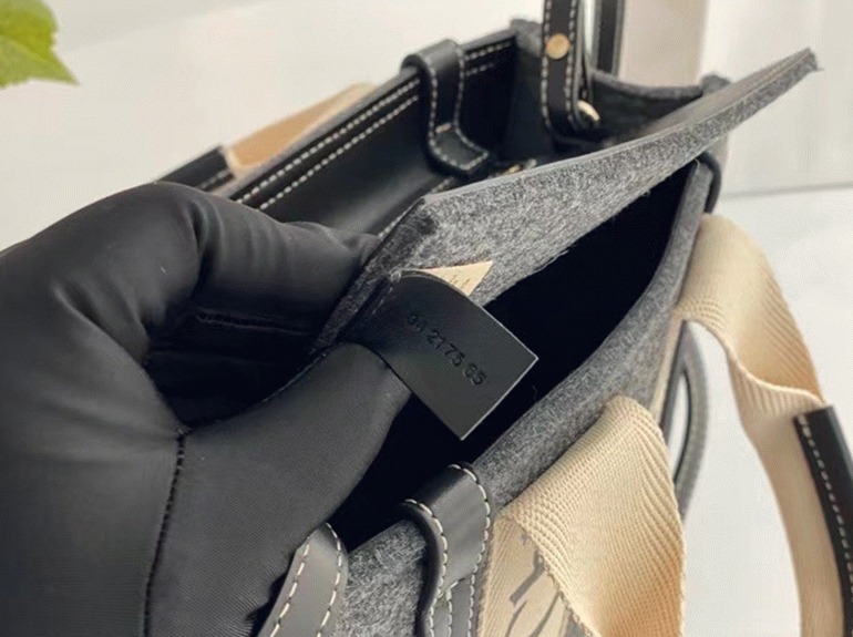top quality knockoff previous previous Ch10e small woody tote bag in grey felt