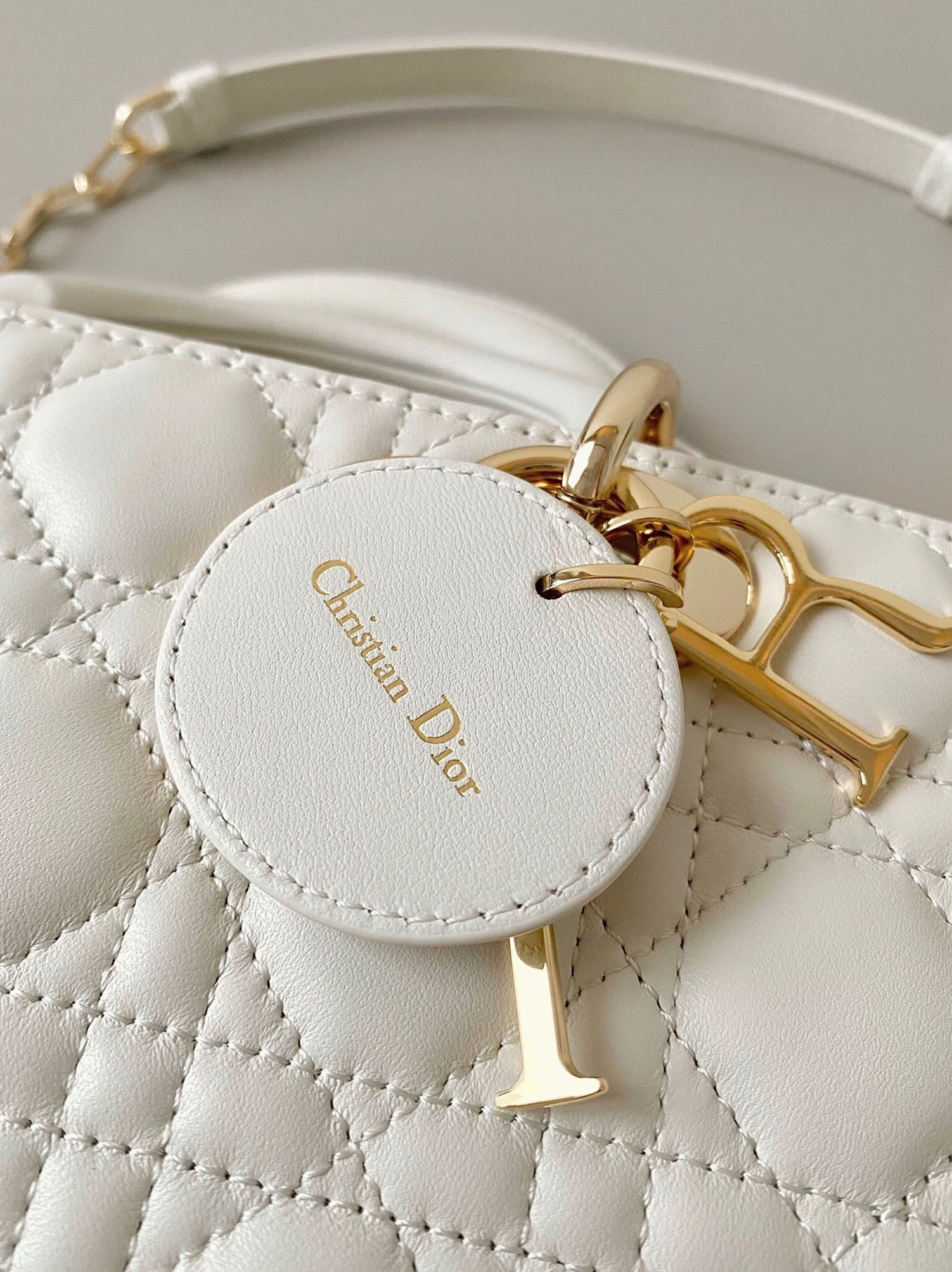 D10r Lady D-Joy Medium Bag Fake in White