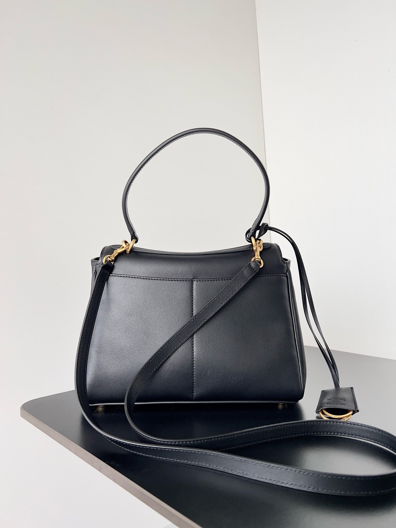 Knockoff Ba1en*iaga Rodeo Medium Bag Black Calfskin