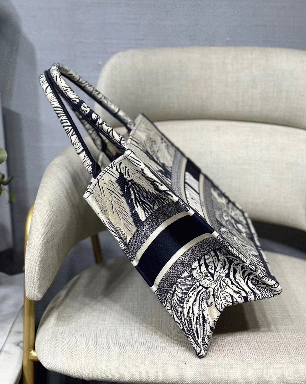 D10r Medium Book Tote Bag Fake in Blue Toile de Jouy Palms Embroidery