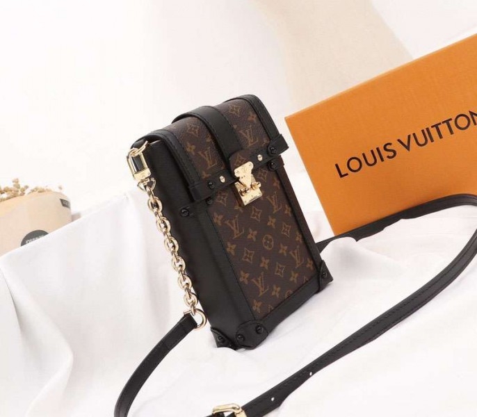 L0vis Vvtt0n Monogram Canvas Vertical Trunk Pochette
