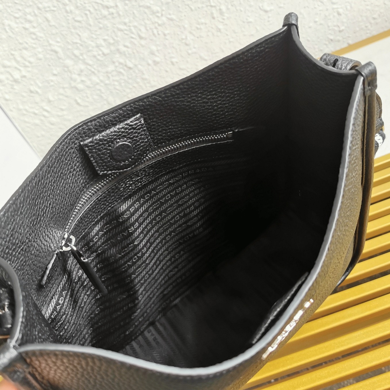 Pra*a Hobo Bag Best Replica in Black