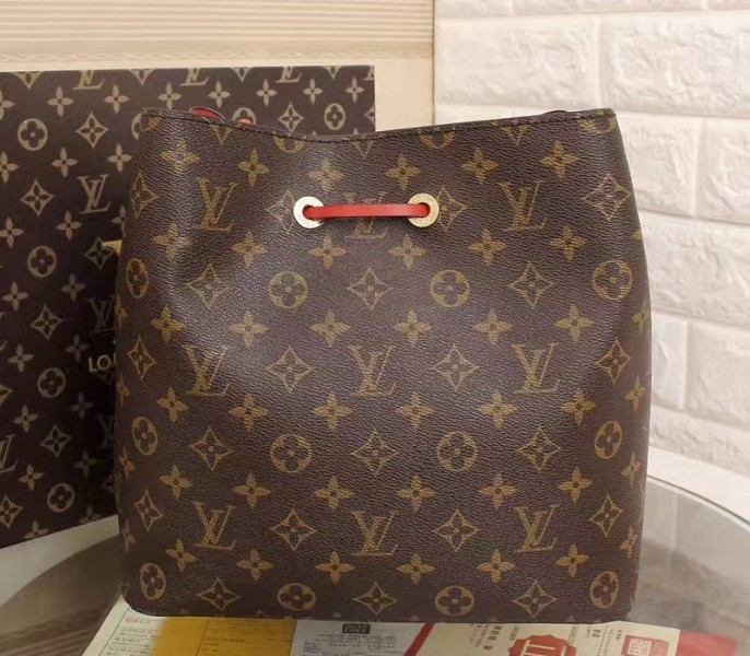 L0vis Vvtt0n Monogram Canvas NeoNoe MM Bag In Coquelicot