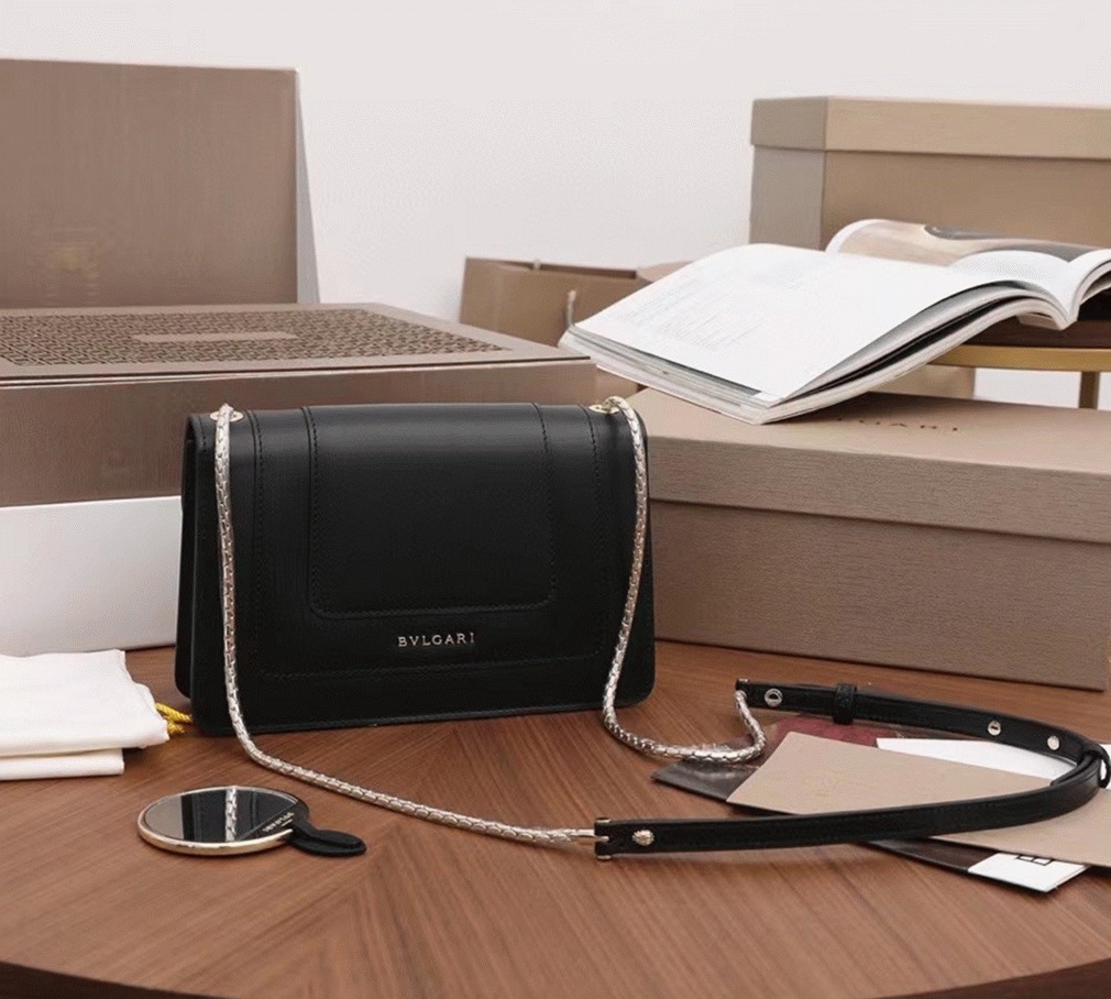 Replica Bv1g*ai Serpenti Forever Small Cross-body Bag Black Calfskin