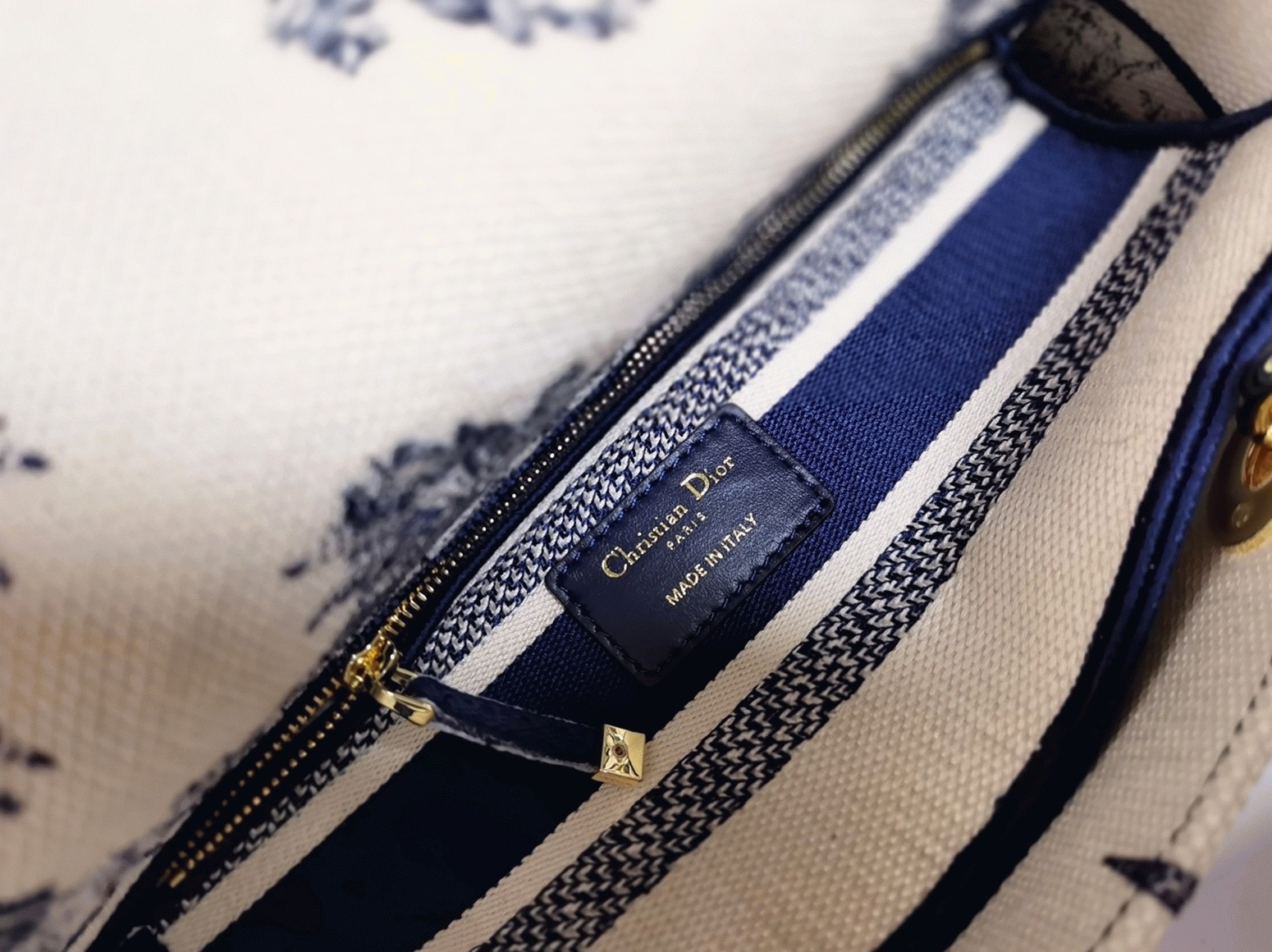 D10r Lady D-Lite Medium Bag Knockoff in Blue Multicolor Rêve d Infini Embroidery