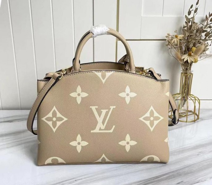 L0vis Vvtt0n Bicolor Monogram Empreinte Leather Petit Palais Handbag In Tourterelle Gray And Cream