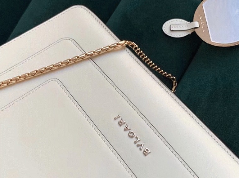 Replica Bv1g*ai Serpenti Forever Large Shoulder Bag White Calfskin