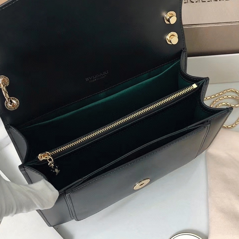 Replica Bv1g*ai Serpenti Forever Medium Shoulder Bag Black Calfskin